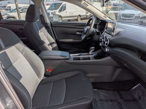 Used 2025 Nissan Sentra SV image 30