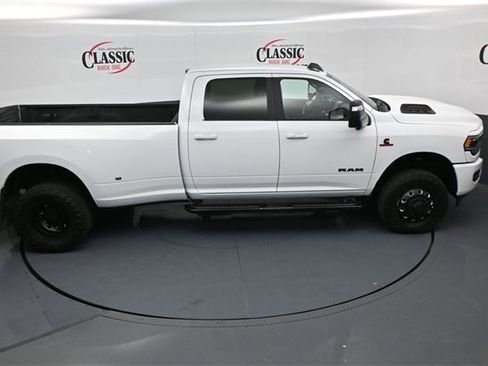 Used 2024 RAM 3500 Laramie w/ Night Edition image 19