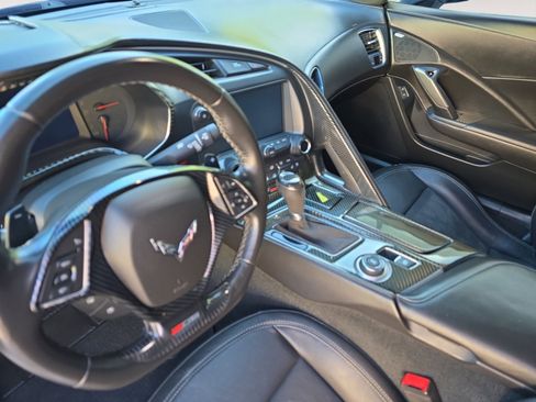 Used 2016 Chevrolet Corvette Z06 w/ 3LZ Preferred Equipment Group image 13