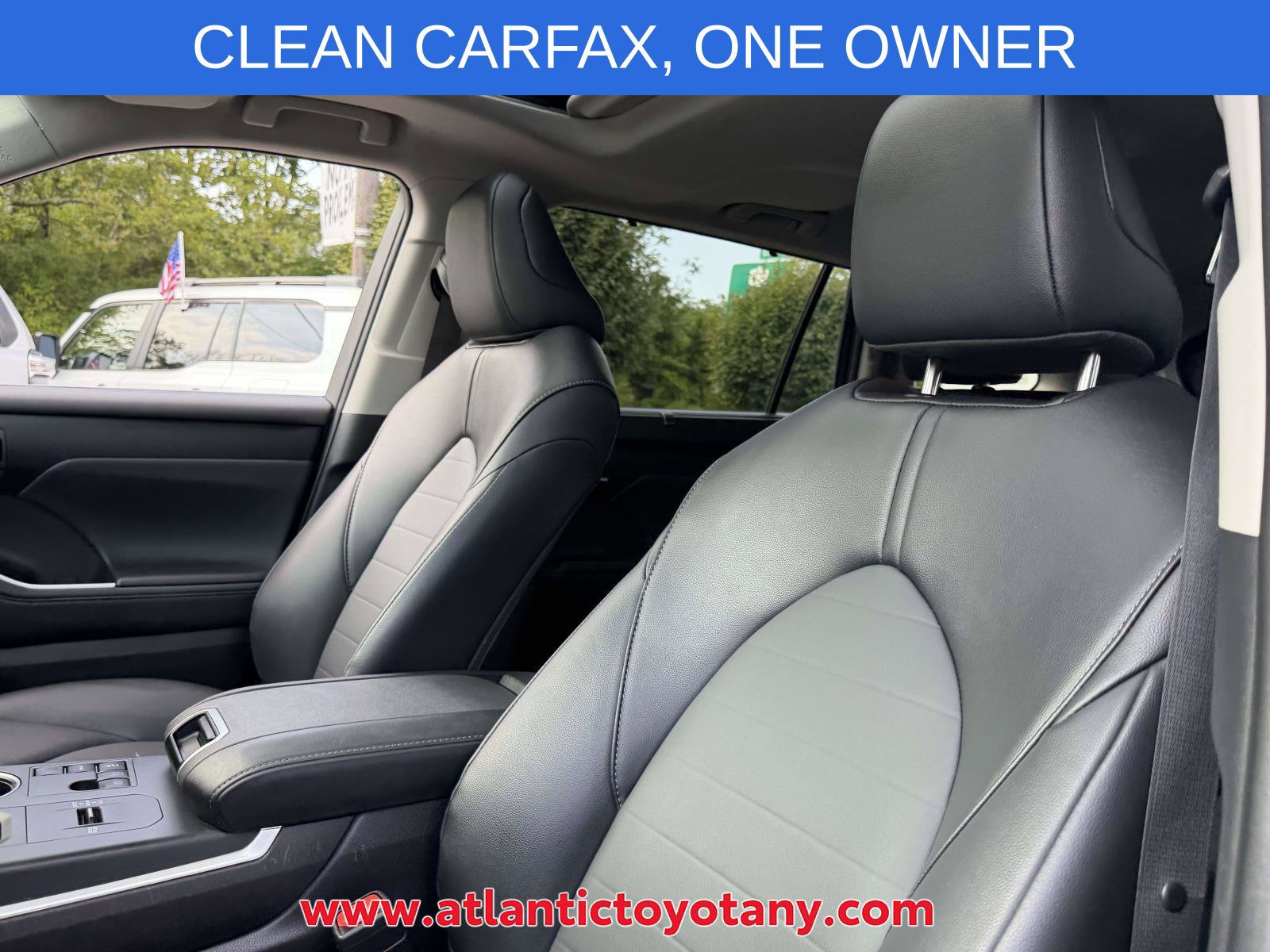 Used 2025 Toyota Highlander XLE FWD image 12