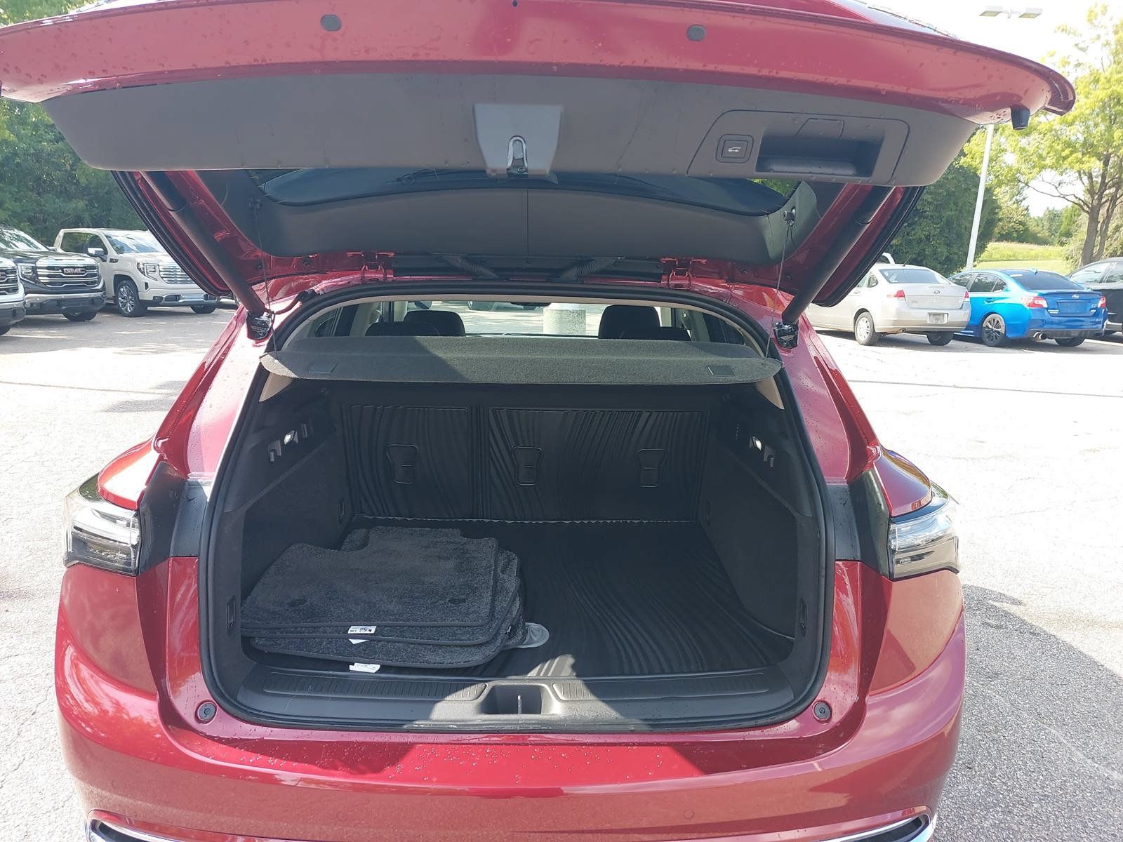 Used 2023 Buick Envision Avenir AWD/4WD image 13