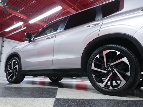 Used 2024 Mitsubishi Outlander SE image 37