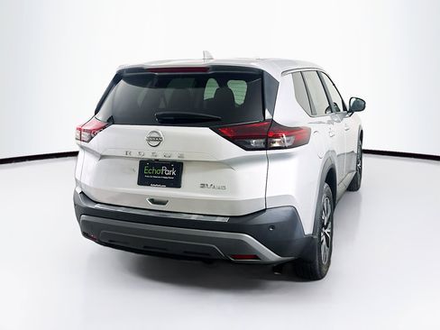 Used 2023 Nissan Rogue SV image 9