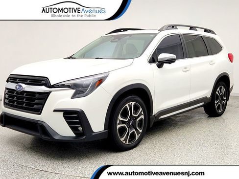 Used 2023 Subaru Ascent Limited w/ Technology Package AWD/4WD image 1