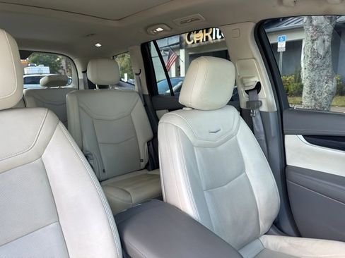 Used 2024 Cadillac XT6 Premium Luxury image 12