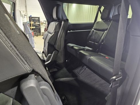 New 2025 Ford Expedition Max Platinum w/ Stealth Performance Package image 40