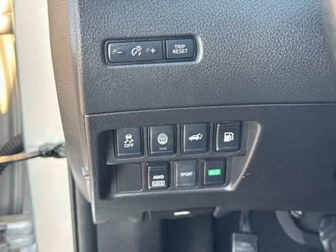Used 2020 Nissan Rogue SV AWD/4WD image 33