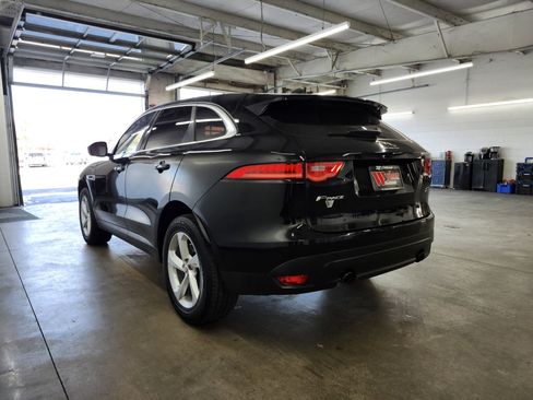 Used 2020 Jaguar F-PACE Premium image 31