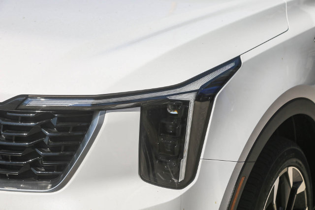 New 2026 Kia Sorento EX AWD/4WD image 12