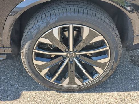 Certified 2026 Volvo XC90 B6 Plus w/ Protection Package Premier AWD/4WD image 7
