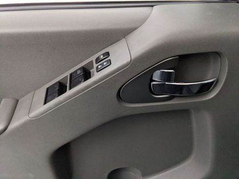 Used 2021 Nissan Frontier SV w/ Midnight Edition Floor Mats image 23