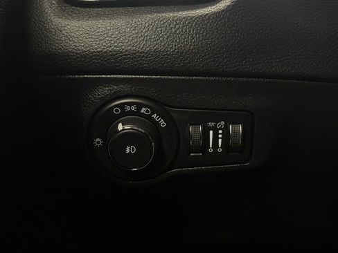 Used 2021 Jeep Compass Latitude image 28