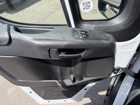 Used 2023 RAM ProMaster 2500 FWD image 13