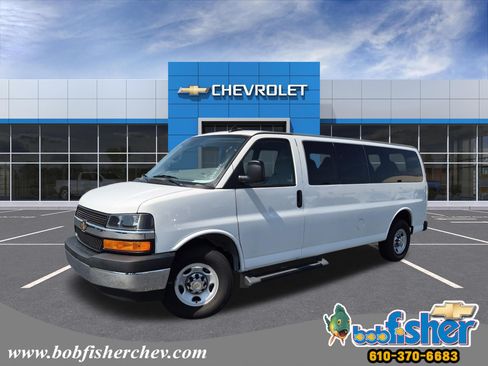 Used 2024 Chevrolet Express 3500 Extended RWD image 1