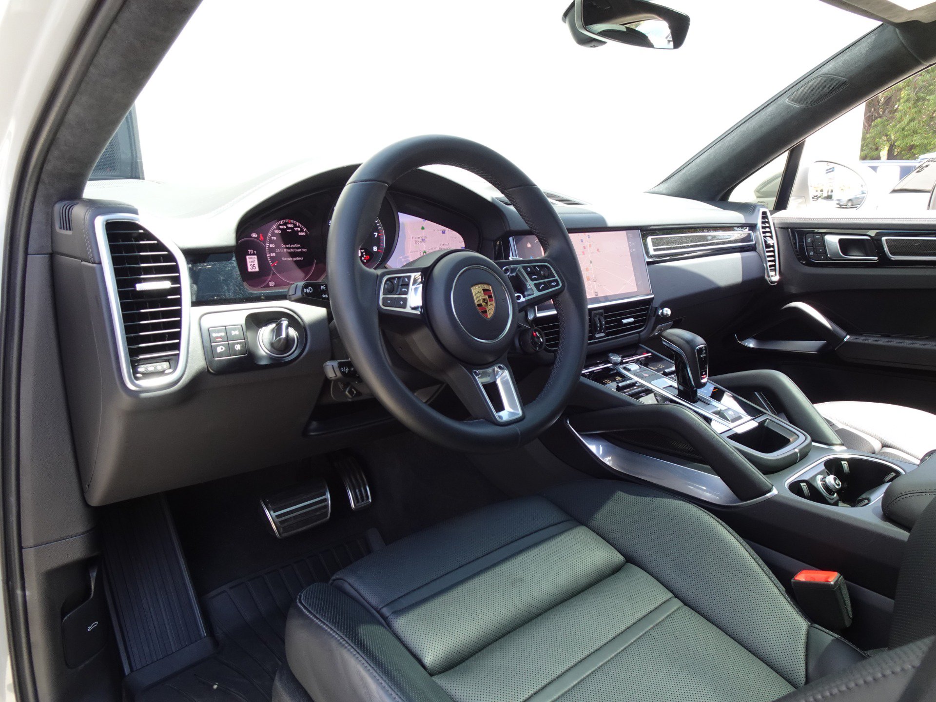 Used 2023 Porsche Cayenne Turbo w/ Premium Package Plus (PI3) AWD/4WD image 13