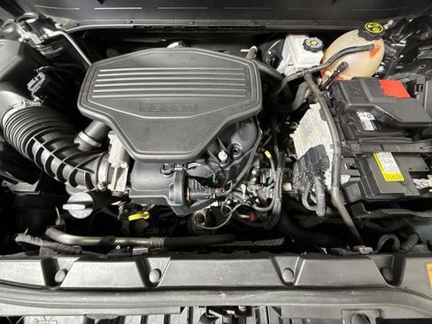 Used 2021 GMC Acadia SLT w/ Premium Package image 30