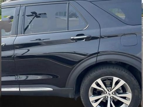 Used 2020 Ford Explorer Platinum w/ Premium Technology Package AWD/4WD image 8