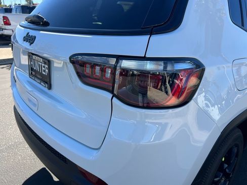 New 2026 Jeep Compass Latitude image 17