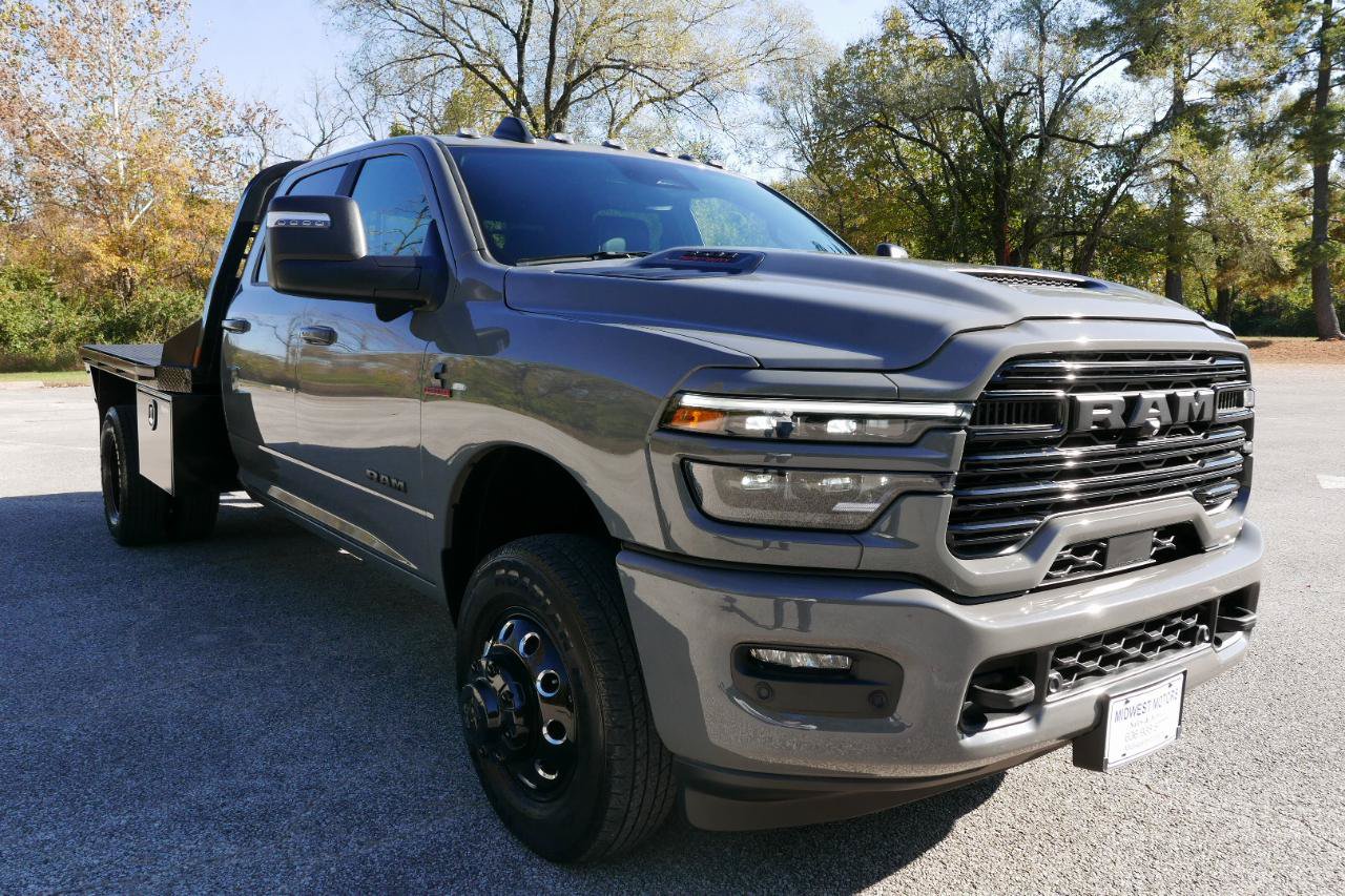 Used 2026 RAM 3500 Laramie w/ Night Edition AWD/4WD image 4
