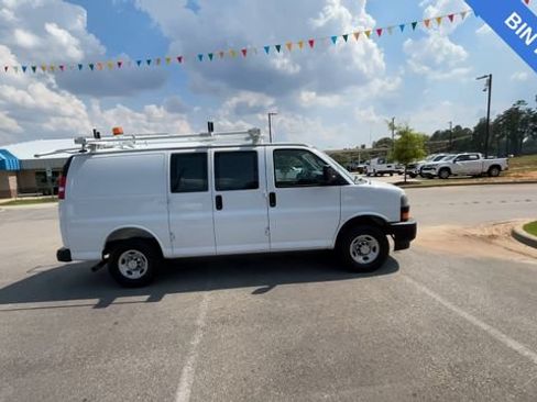 Used 2025 Chevrolet Express 2500 w/ Driver Convenience Package RWD image 7