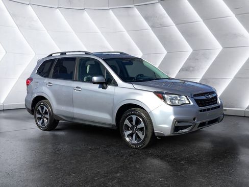 Used 2017 Subaru Forester 2.5i Premium w/ Popular Package #2A image 1