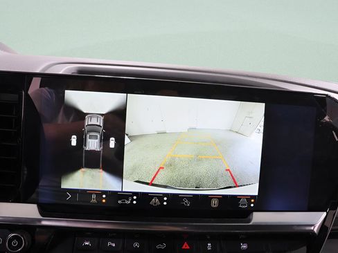 Used 2024 Chevrolet Silverado 1500 High Country w/ High Country Premium Package image 12