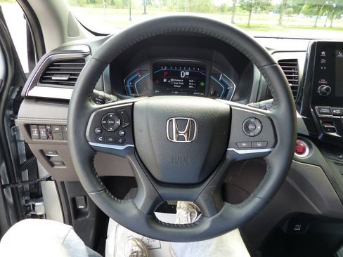 Used 2024 Honda Odyssey EX-L image 25