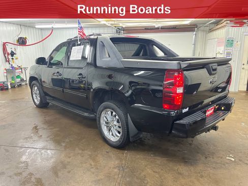 Used 2011 Chevrolet Avalanche LT w/ Luxury Package image 3