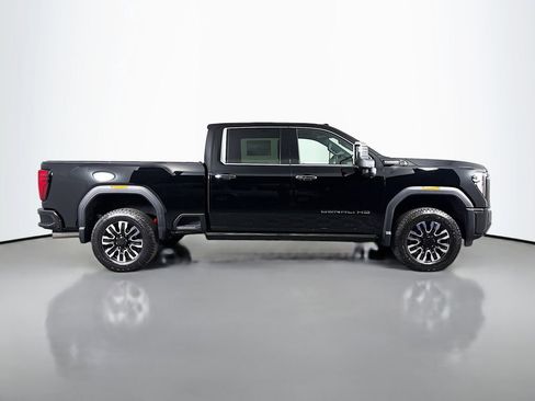 New 2026 GMC Sierra 2500 Denali Ultimate w/ LPO, Black Badging Package image 8