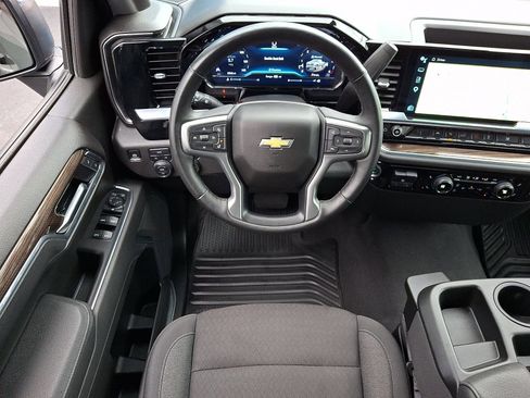 Used 2025 Chevrolet Silverado 1500 LT AWD/4WD image 11
