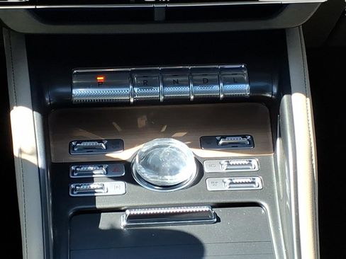 Used 2025 Lincoln Nautilus Reserve image 14