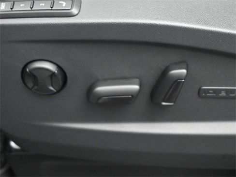 New 2025 Volkswagen ID. Buzz 1st Edition image 19