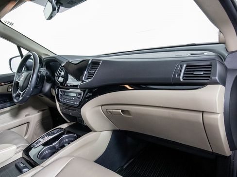 Used 2020 Honda Pilot Touring image 18