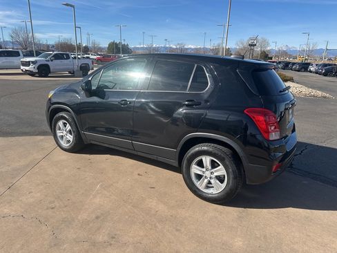 Used 2022 Chevrolet Trax LS w/ Tint and Cruise Package image 32