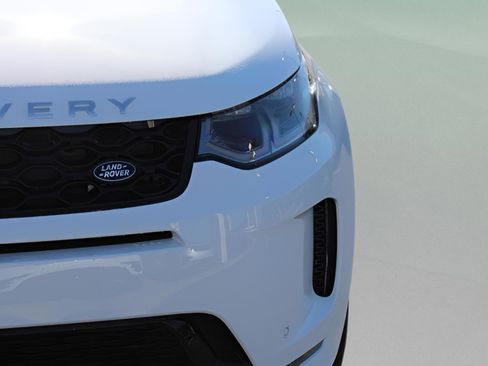 Used 2025 Land Rover Discovery Sport S image 10