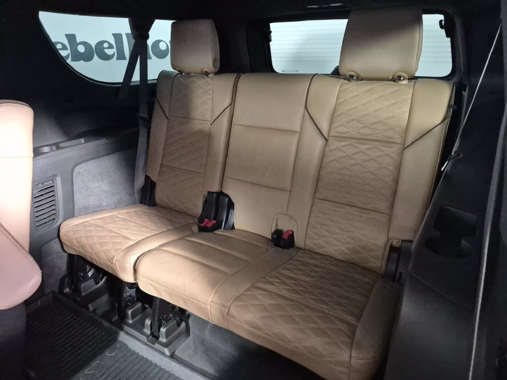 Used 2021 Cadillac Escalade ESV Sport w/ Driver Assist Tech Package AWD/4WD image 31