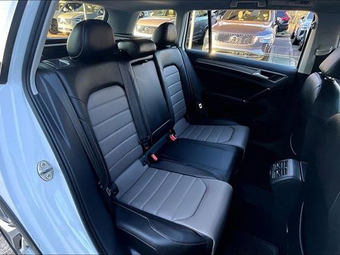 Used 2017 Volkswagen Golf Alltrack SEL image 34