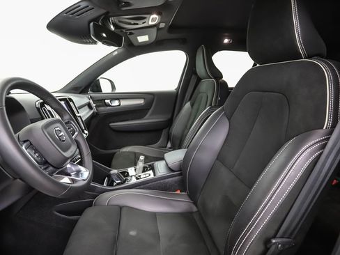 Used 2022 Volvo XC40 T5 R-Design AWD/4WD image 11