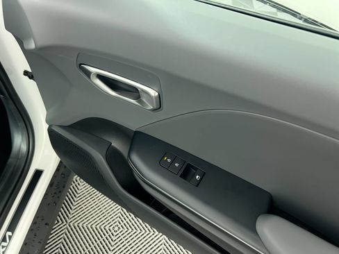 New 2026 Kia K4 FWD image 31