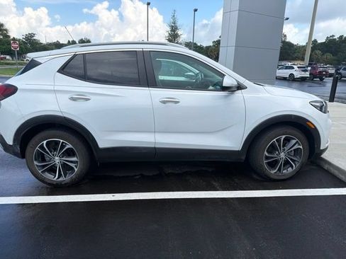 Used 2021 Buick Encore GX Select FWD image 2