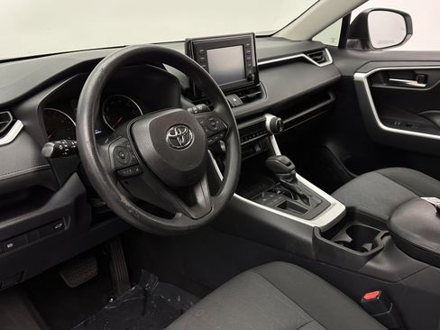 Used 2019 Toyota RAV4 XLE image 10