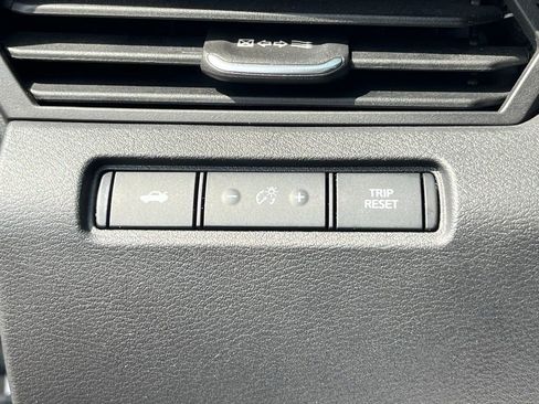 Used 2021 Nissan Altima 2.5 SR FWD image 13