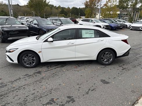 New 2026 Hyundai Elantra Blue image 4