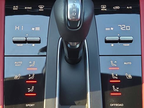 Certified 2023 Porsche Macan GTS image 11