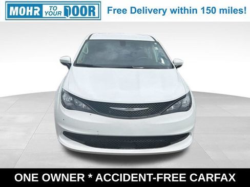 Used 2022 Chrysler Voyager LX FWD image 8