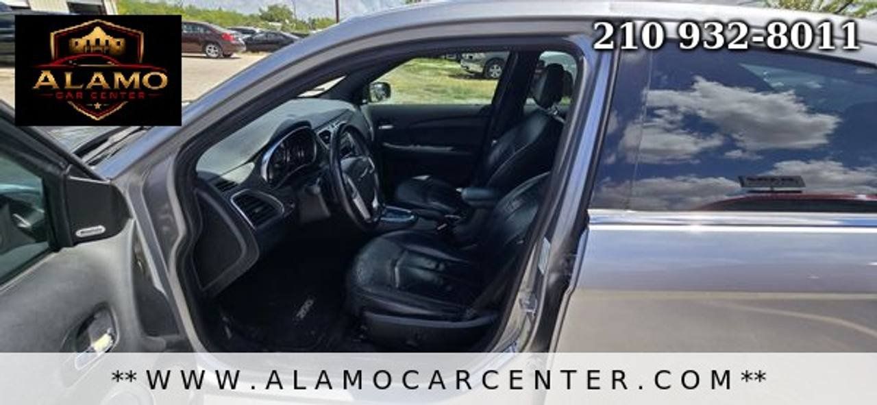 Used 2013 Chrysler 200 Limited FWD image 31