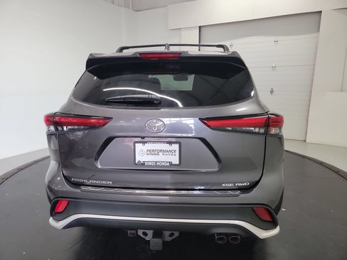 Used 2023 Toyota Highlander XSE AWD/4WD image 8