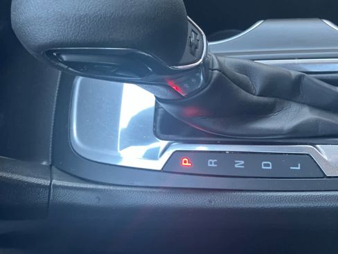 Used 2022 Chevrolet Equinox LS w/ LS Convenience Package FWD image 26