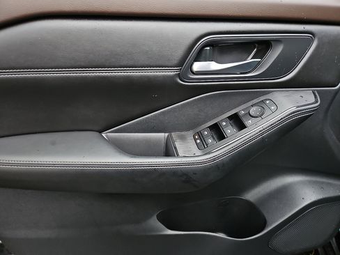 Certified 2023 Nissan Rogue SV w/ SV Premium B Package image 12