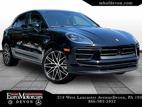 Used 2024 Porsche Macan AWD/4WD image 1
